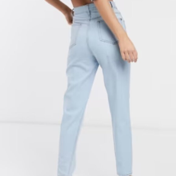 Jeans 20 - Wednesday's Girl High Waist Straight Leg Light Wash Mom Plus Size NWT - Picture 2 of 5